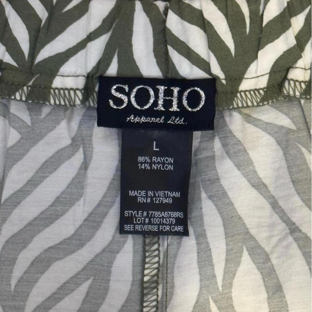 SOHO Apparel Olive Leaf Print Wide Leg Pants L Casual Boho Resort Rayon Blend - Picture 9 of 9